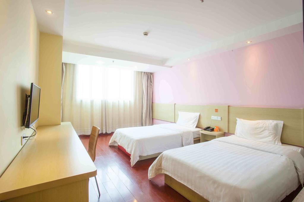 7Days Inn Beijing Railway Station Guangqu Gate Metro Station Номер фото